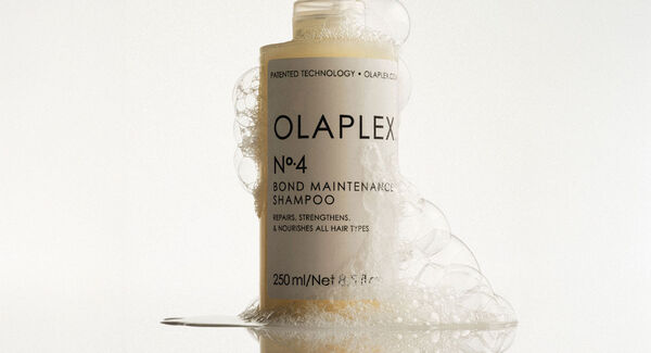 Hoe gebruik je OLAPLEX No4 Bond Maintenance™ Shampoo