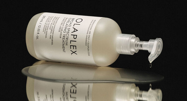 Hoe gebruik je OLAPLEX Broad Spectrum Chelating Treatment?