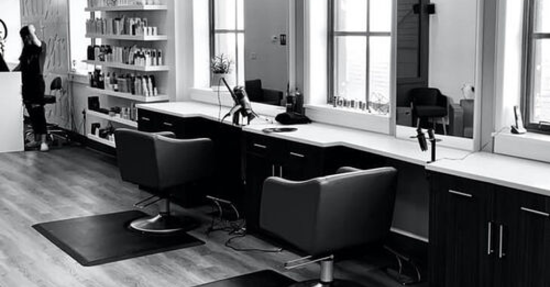 Interieur van een professionele kapsalon
